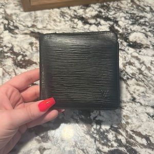 Authentic Louis Vuitton Epi Mens Wallet Black.
